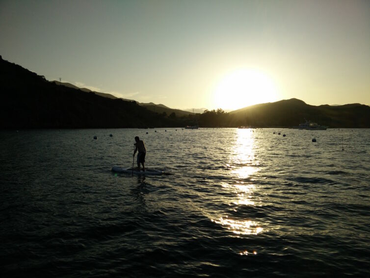 captain-on-sunset-paddle-emerald-bay