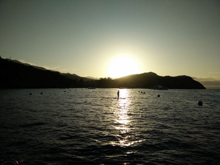 sunset-paddle-boarding-emerald-bay