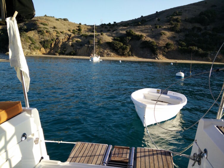 swim-deck-down-emerald-bay