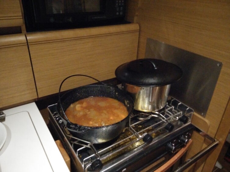 cast-iron-dinner-beef-stew